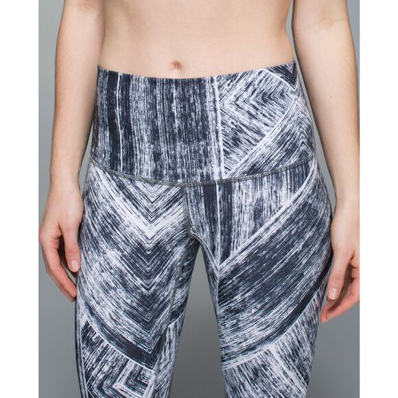 Lululemon Wunder Under Pant Hi-Rise Full-On Luon Roll Down Size 6 - Picture 7 of 7